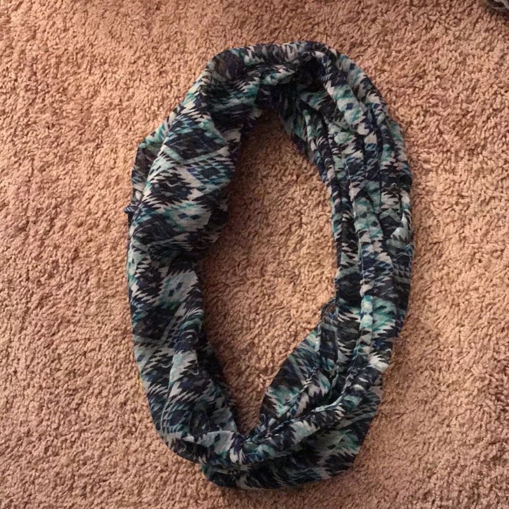 Infinity scarf - Picture 2 of 2